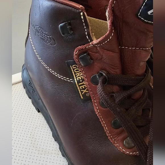 Vasque GORE-TEX waterproof, leather hiking or work boot, women's 7M, like new - Picture 4 of 10